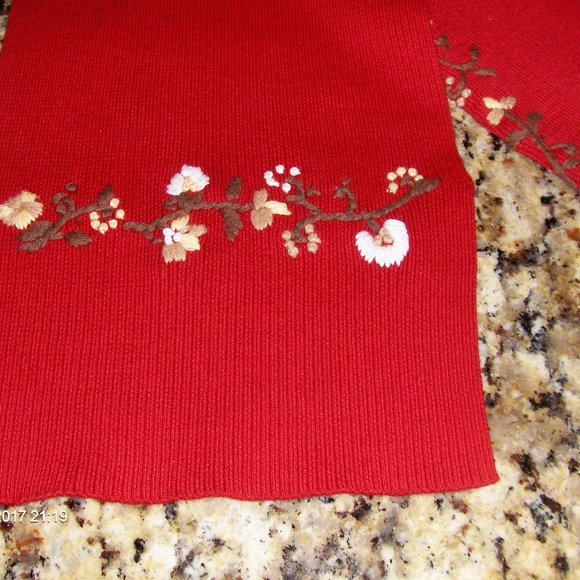 RELATIVITY Women's Vintage Red Sweater SIZE PETITE MEDIUM - Picture 5 of 12